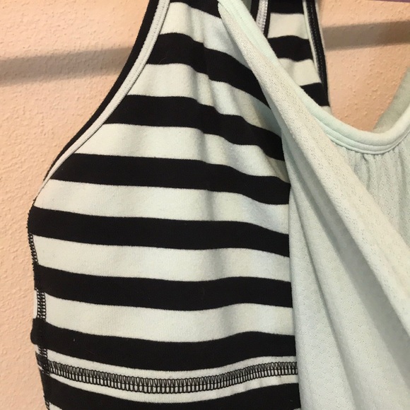 Lululemon tank with built in Bra - Picture 2 of 4